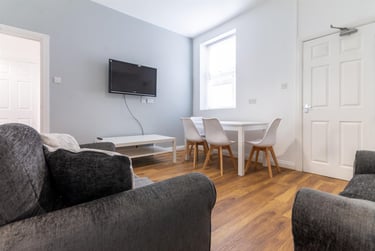 4 bed flat, Hazelwood Avenue, Jesmond, Newcastle, NE23HU - Image 2